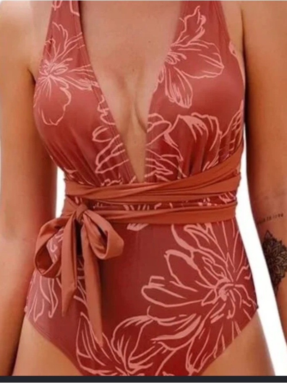 CUPSHE Women's 1- Piece Swimsuit, Sexy,V Neck Bathing Suit Crisscross Back
